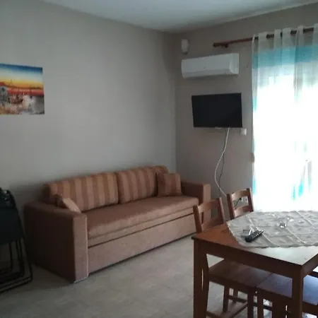Aparthotel Hajni Apartman Sarti